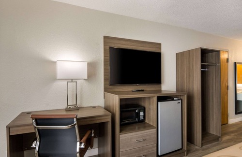 Emporia Hotel | Quality Inn