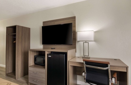 Emporia Hotel | Quality Inn