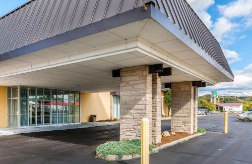 Gallipolis Ferry Hotel | Quality Inn