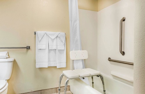 Gallipolis Ferry Hotel | Quality Inn