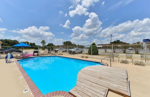 Gonzales Hotel | Quality Inn