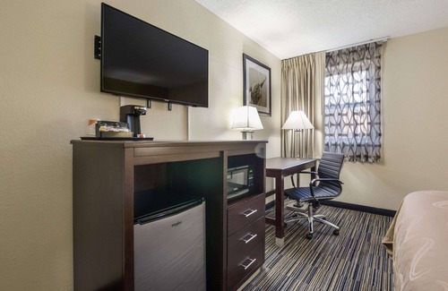 Grayville Hotel | Quality Inn