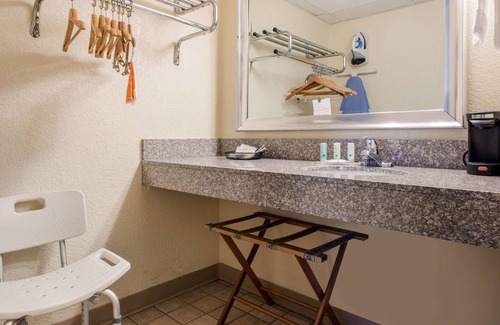 Huntingburg Hotel | Quality Inn