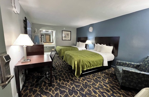 Indianola Hotel | Quality Inn