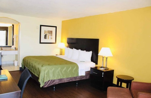 Indianola Hotel | Quality Inn
