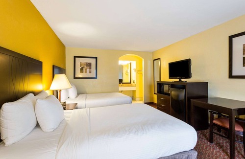 Indianola Hotel | Quality Inn