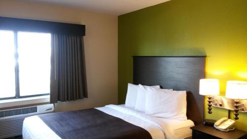 Oshkosh Hotel | Quality Inn