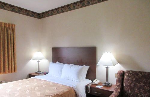 Shorewood-Tower Hills-Harbert Hotel | Quality Inn