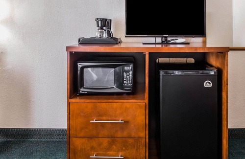 Waynesburg Hotel | Quality Inn Waynesburg - Morrisville