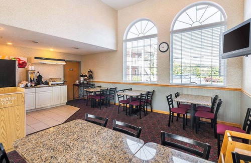 Weston Hotel | Quality Inn Weston