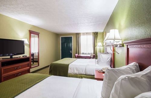 Weston Hotel | Quality Inn Weston