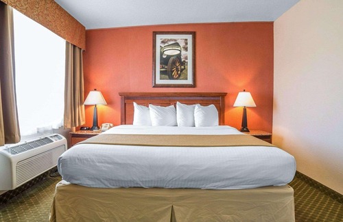 Winnemucca Hotel | Quality Inn Winnemucca- Model T Casino