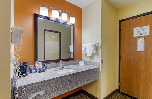 Wooster Hotel | Quality Inn Wooster