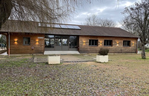 Savigny-sur-Grosne RV Rental | Quality nature campsite and restaurant with family cuisine in Burgundy