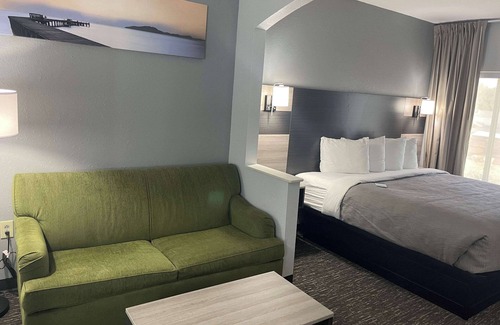 Abilene Hotel | Quality Suites Abilene Mall Area