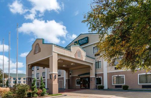 Burleson Hotel | Quality Suites Burleson - Ft Worth