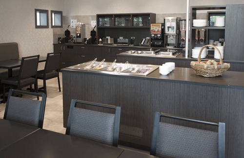 Drummondville Hotel | Quality Suites Drummondville