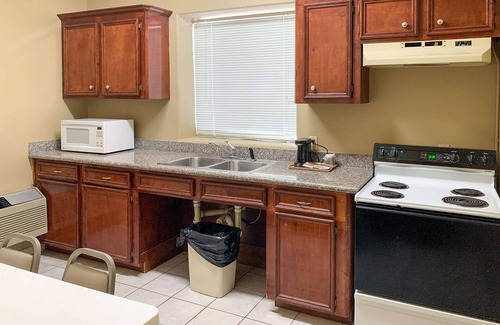 Jersey Village Hotel | Quality Suites Houston NW Cy-Fair