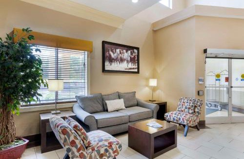 La Grange Hotel | Quality Suites La Grange