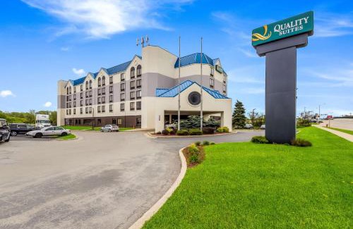 Milwaukee Hotel | Quality Suites Milwaukee Airport