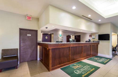 Milwaukee Hotel | Quality Suites Milwaukee Airport