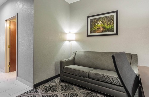 Pineville Hotel | Quality Suites Pineville - Charlotte