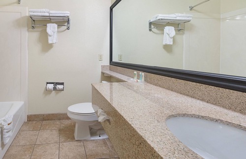 Temple Hotel | Quality Suites
