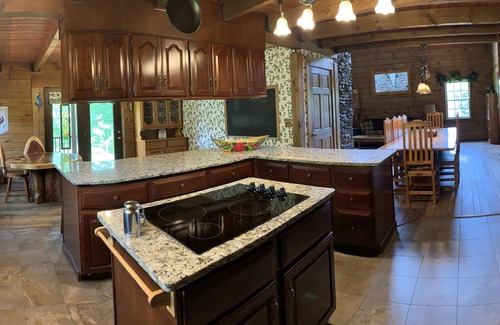 Mount Hope Cabin | Quality Time Together! Log Cabin Sleeps 28 Kids Love It!