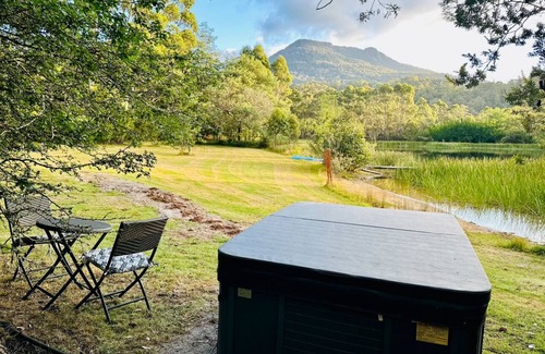 Golden Valley Villa | Quamby Bluff Lake House, Deloraine, Tasmania, Australia, Private Lake, Kayaking