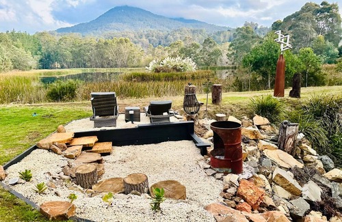 Golden Valley Villa | Quamby Bluff Lake House with Private Lake, Kayaking, Mountain, Wedding,Deloraine
