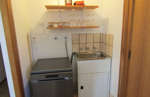 Moorowie House | Quandong Beach Shack - short walk to the beach! Off peak special! Free Wifi