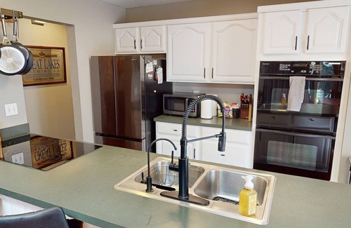 Kelleys Island House | Quarry Vista Kelleys Island, 3 Bedroom, Golf Cart, Hot Tub