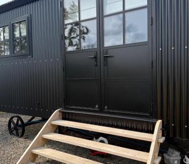St. Florence Apartment | Quarrywood Glamping