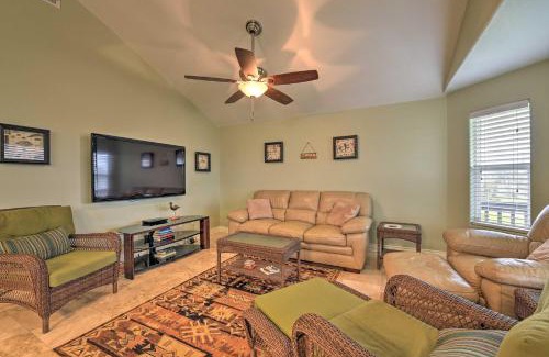 Isla Del Sol House | quarter Mi to Beach Canal-View Home in Galveston!