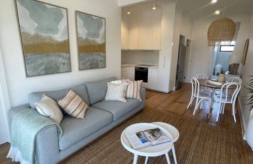 Lakes Entrance Apartment | Quarterdeck 2br *Waterfront* Apartment