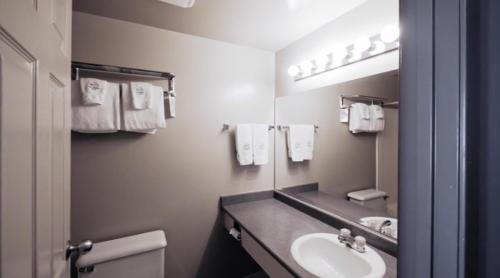Port Hardy Hotel | Quarterdeck Inn Port Hardy