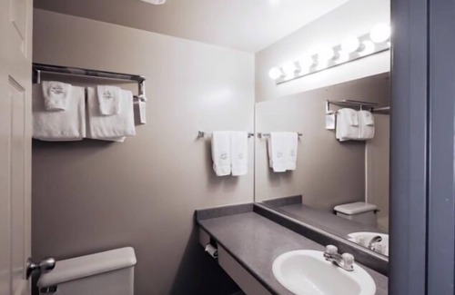 Port Hardy Hotel | Quarterdeck Inn Port Hardy