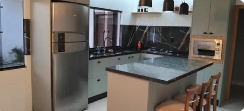 Floresta House | Quarto 1,5km da BR 101 e próximo ao centro