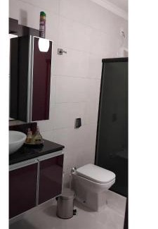 Floresta House | Quarto 1,5km da BR 101 e próximo ao centro