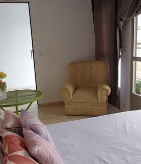 Portao House | Quarto casal BWC compartilhado