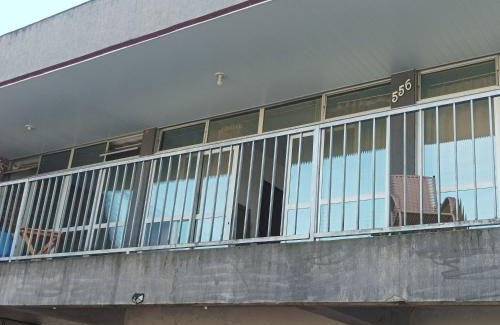 Portao House | Quarto casal BWC compartilhado