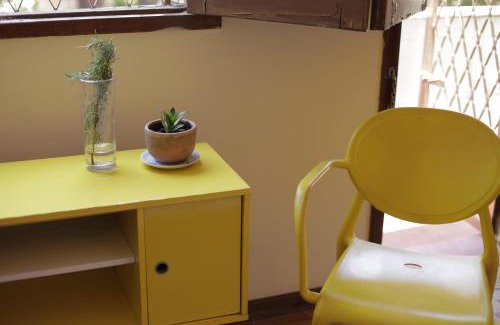 Serra House | Quarto Casal com Varanda Casa Caramel