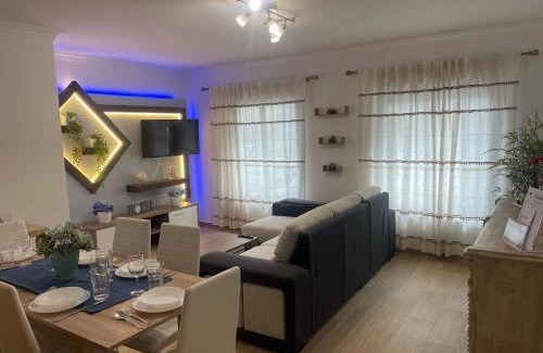 Palhais House | Quarto com wc privado, cozinha e sala