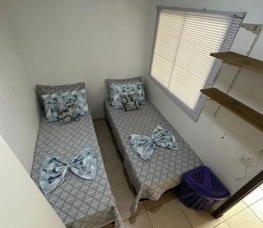 Foz do Iguacu House | Quarto Deluxe em Foz piscina wifi estacionamento cozinha e AR