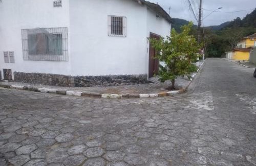 Mongagua House | Quarto e Cozinha em Mongaguá