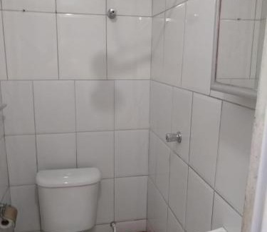 Mongagua House | Quarto e Cozinha em Mongaguá