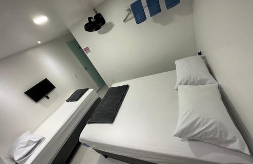 Caruaru Hotel | Quarto privativo com banheiro compartilhado em Pousada recém construída,a 500mts do pátio do forró