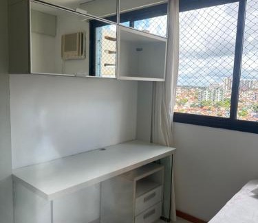 Lagoa Nova House | Quarto privativo em ambiente compartilhado