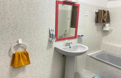 Lubango House | Quartos privados em uma casa comum