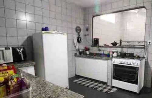 Goiania House | Quartos Quintal Bueno! Com ar, tv e internet no melhor bairro de Goiânia! Perto do Goiânia Shopping, Parque Areião Hospital Premium Mater Dei OVG Vaca Brava Marista Campo do Goiás!